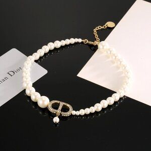 ✔✔✔Dior pearl necklace